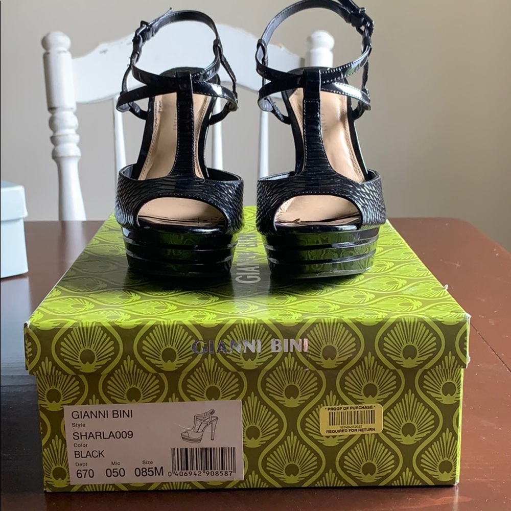 Gianni Bini Sharla T-Strap Heels Black 8.5